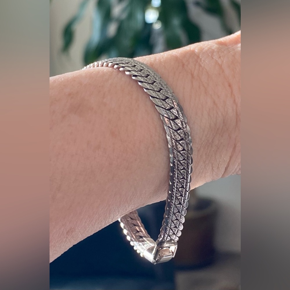 Pretty bendable chain bracelet silver for 6 1/2 or 7 inch wrist